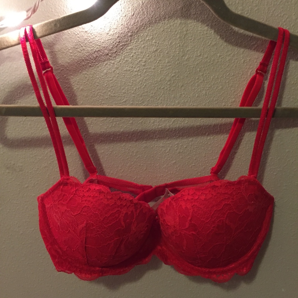 LIKE NEW Victoria's Secret Date Push-Up Bra